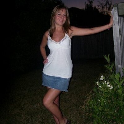 Profile Picture of Rebecca McCullough (@BeckyDMac) on Twitter