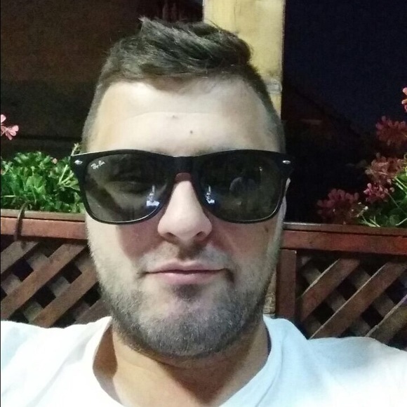 Profile Picture of Mirko Mirkovic (@mirkelaar) on Poshmark