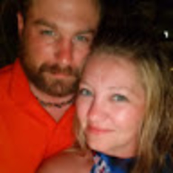 Profile Picture of Joleen Batesole (@joleenbatesole) on Poshmark