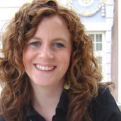 Profile Picture of Monica Andrews (@dailydwelling) on Youtube