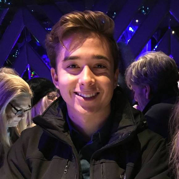 Profile Picture of Alex Szabo (@alexszabo) on Poshmark