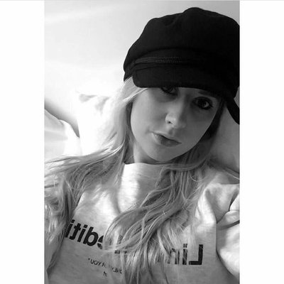 Profile Picture of Sarah Forster (@SarahRF_x) on Twitter