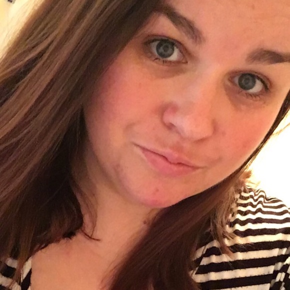 Profile Picture of Jaclyn Witkowski (@babyimyoursx3) on Poshmark