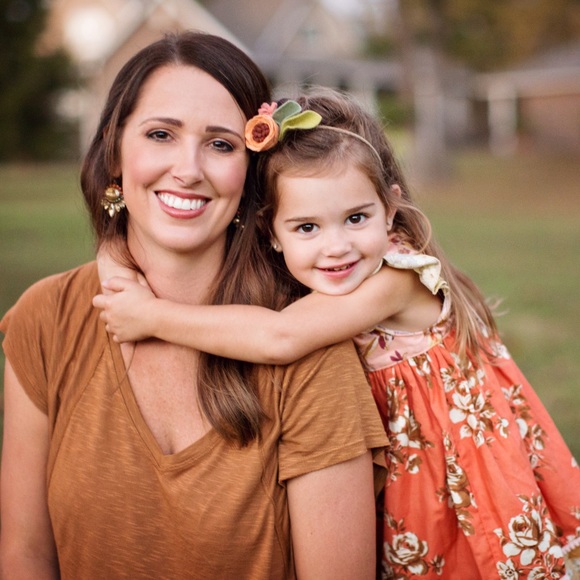 Sara Brumitt - Poshmark Profile Picture of Sara Brumitt (@sarabrumitt) on Poshmark