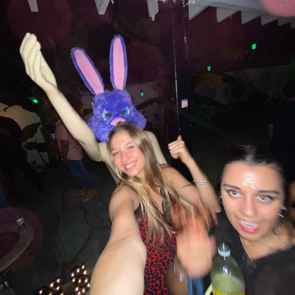 Profile Picture of Sofia Miguel (@soffimiguel) on Poshmark