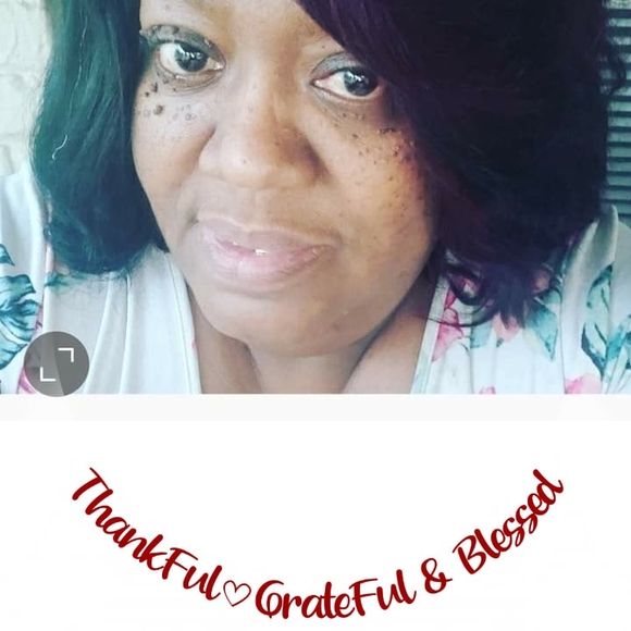 Profile Picture of Carla Lewis (@carlalewis167) on Poshmark