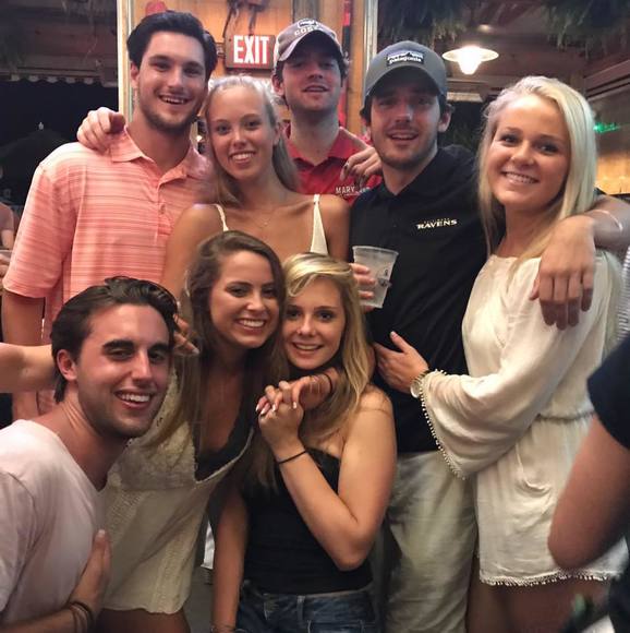 Profile Picture of Brady Kern (@bradykern16) on Poshmark