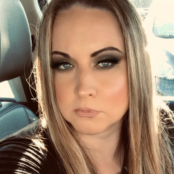 Shawna Snyder - Poshmark Profile Picture of Shawna Snyder (@snyshaw) on Poshmark