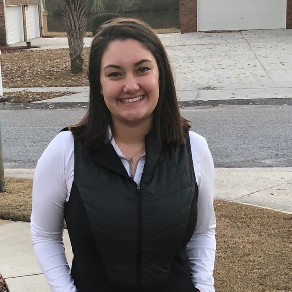 Profile Picture of Haley Stuart (@haleys965) on Poshmark