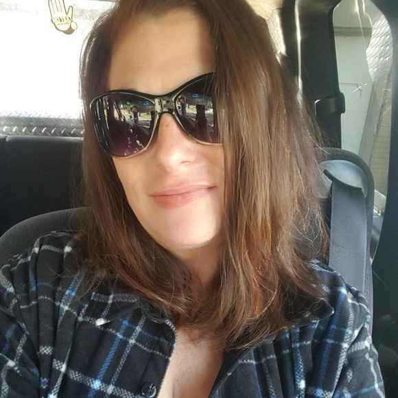 Mandy Menesini - Poshmark Profile Picture of Mandy Menesini (@mandymenesini) on Poshmark