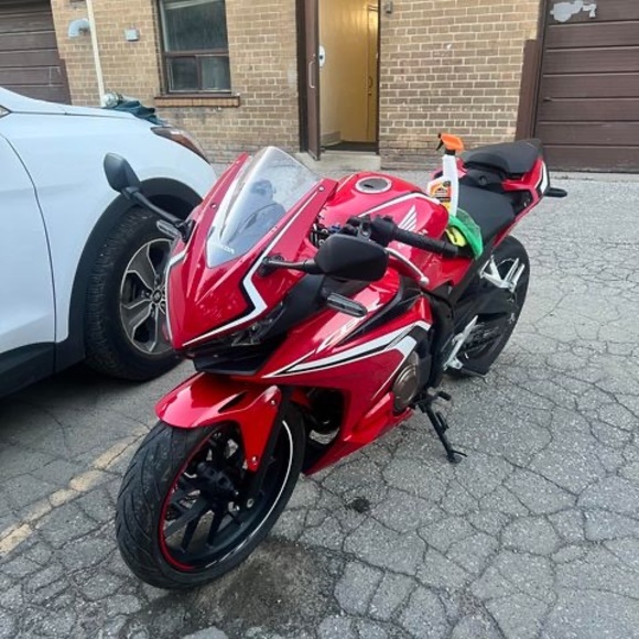 Profile Picture of Hector Antolin (@hectorantolin) on Poshmark