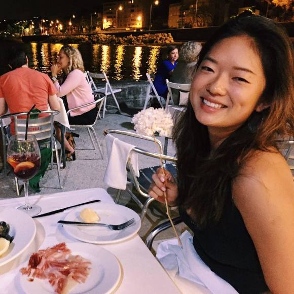 Profile Picture of Siyun Tang (@tsy__qq) on Poshmark