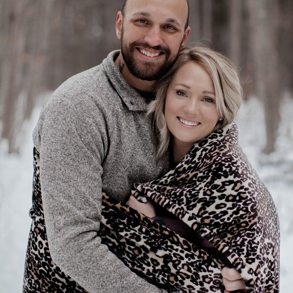 Profile Picture of Allison Lozinski (@averisma) on Poshmark