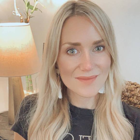 Profile Picture of Gwyneth Lacross (@gwynethlacross) on Poshmark