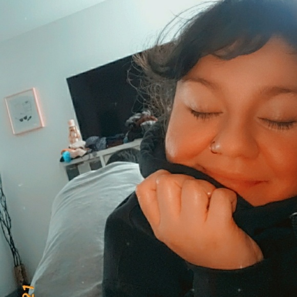 Profile Picture of Jasmine Solis (@jasy2442) on Poshmark