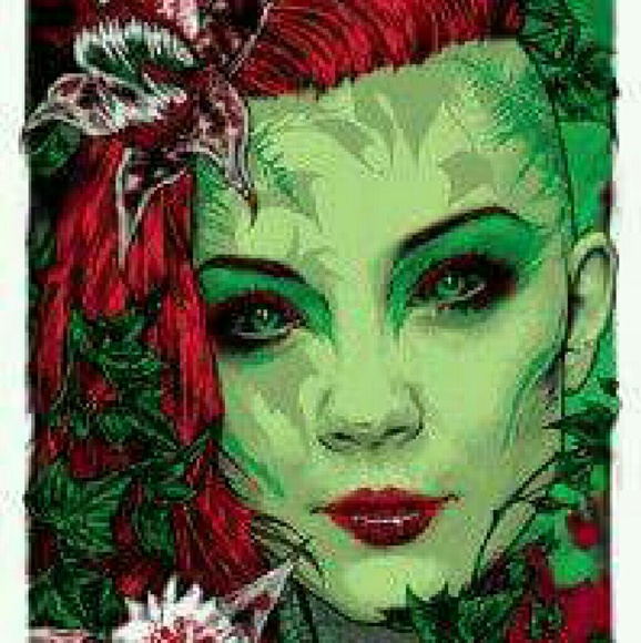 Profile Picture of Ivy Phillips (@poisonirose) on Poshmark