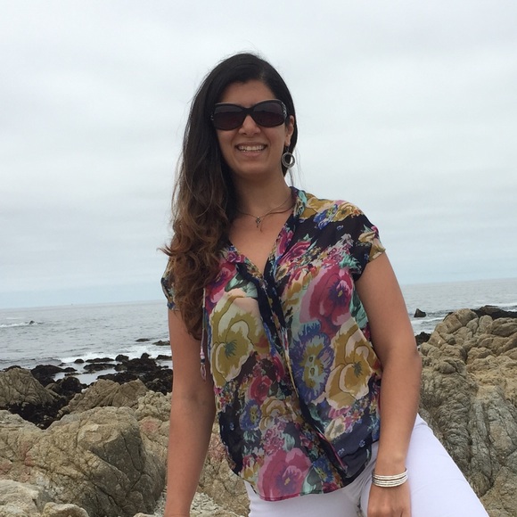 Profile Picture of Liora Hirschberger (@liorab) on Poshmark