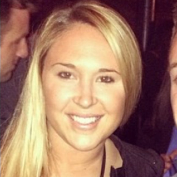 Profile Picture of Samantha Silfies (@silfies1989) on Poshmark