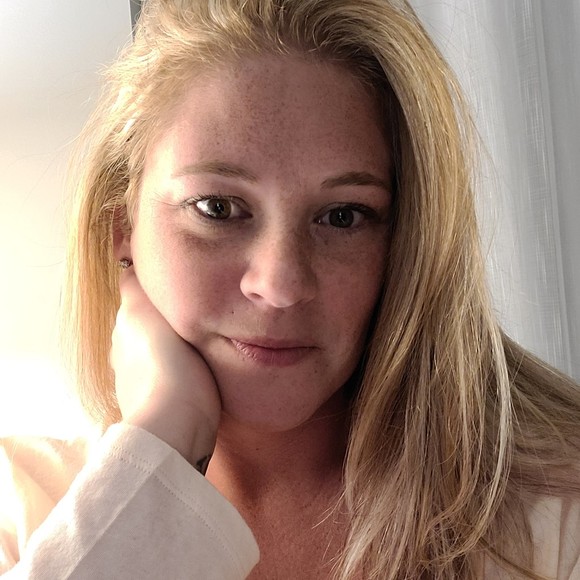Profile Picture of Sabrina Grindall (@secox85) on Poshmark