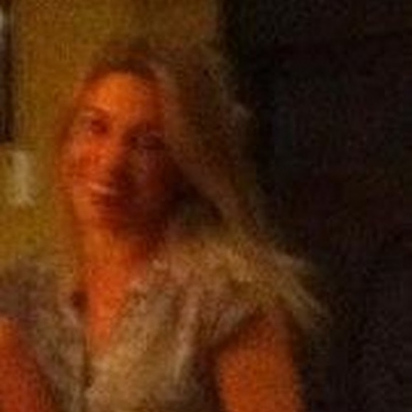 Profile Picture of Didem Cakmakci (@didemcakmakci) on Poshmark
