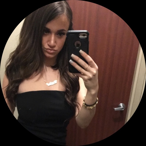Profile Picture of Christina Gatto (@chrissy_g_617) on Poshmark