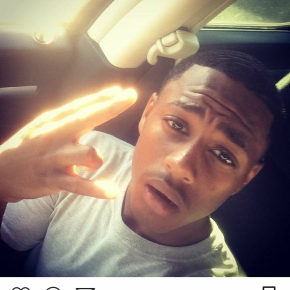 Profile Picture of Johntavion Murchison (@johntavionm) on Poshmark