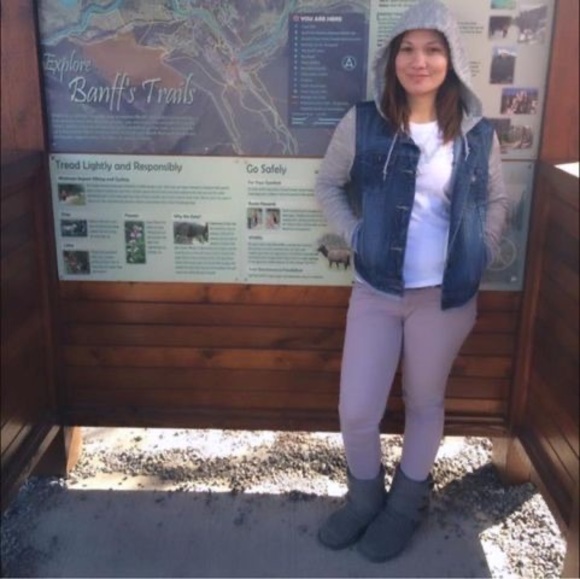 Profile Picture of Merlyn Billones (@merlyn_billones) on Poshmark