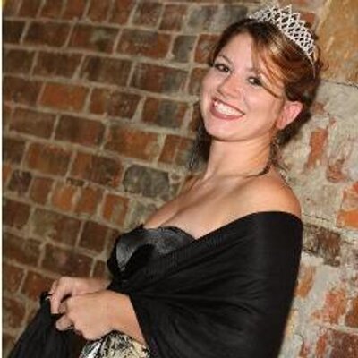 Profile Picture of Cortney Curtis (@@TheVEILisTORN) on Twitter