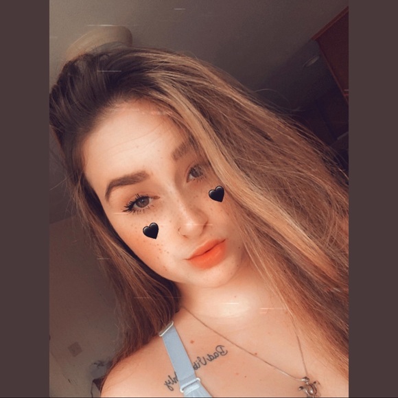 Profile Picture of Mara Antonson (@narakittyy) on Poshmark