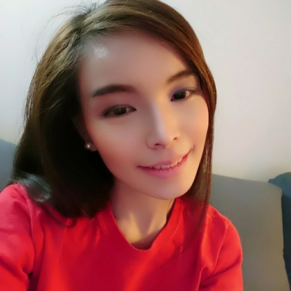 Profile Picture of Marselline P (@marselline) on Poshmark