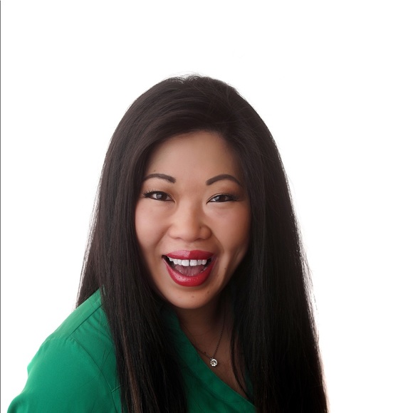 Profile Picture of Blake Bakken (@thegirlblake12) on Poshmark