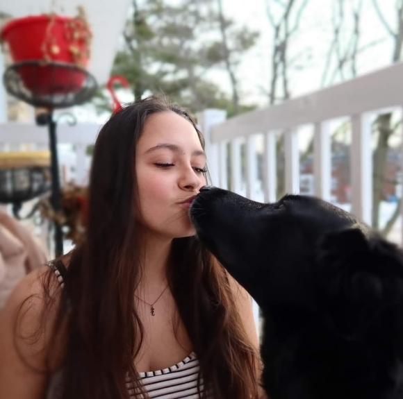 Profile Picture of Gaby Campanella (@gaby291003) on Poshmark