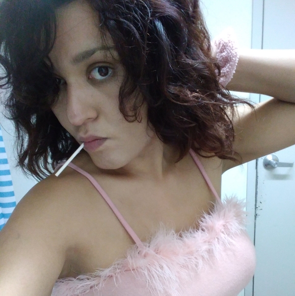 Profile Picture of Annabelle Derowitsch (@russianreulette) on Poshmark