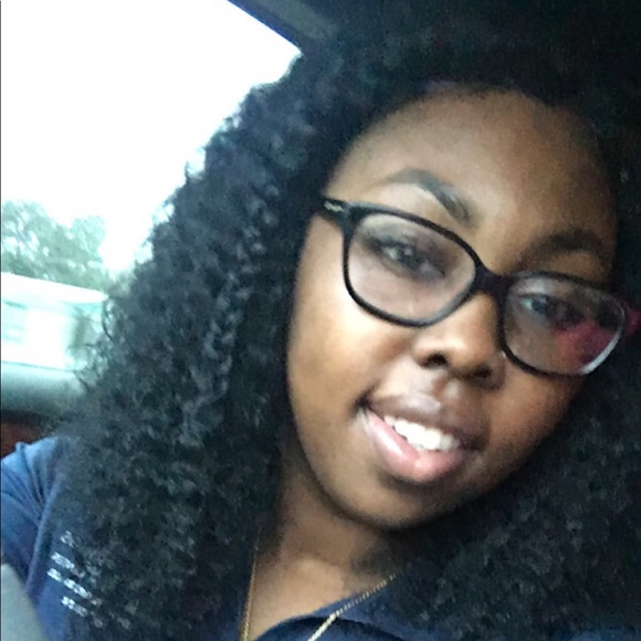 Profile Picture of Ashley Perryman (@a_perryman) on Poshmark