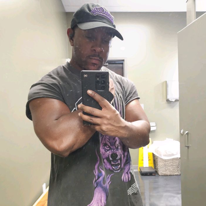 Profile Picture of Daris Benton (@darisbenton) on Tiktok