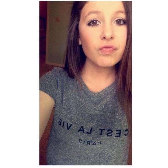 Profile Picture of Briana Dotts (@bribridotts3) on Poshmark