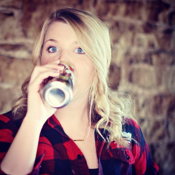 Profile Picture of Christina Underkoffler (@underkofflerc) on Poshmark