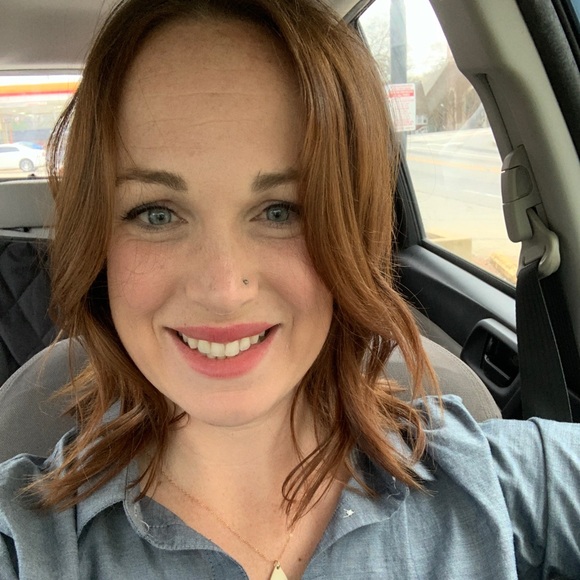 Profile Picture of Catherine Sharp (@ccsharp23) on Poshmark