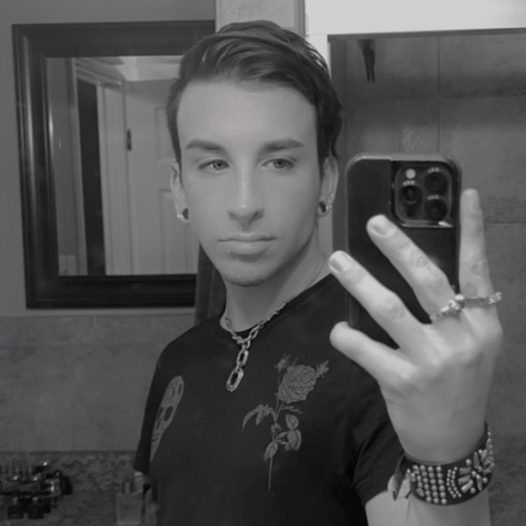 Profile Picture of Jason Tirado (@jtirado12) on Poshmark