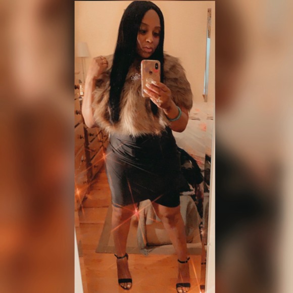 Profile Picture of Alexa Branch (@techhbae) on Poshmark