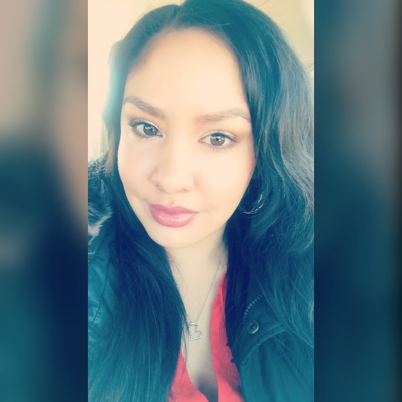 Profile Picture of Mayra Tepsic (@melizabeth88) on Poshmark