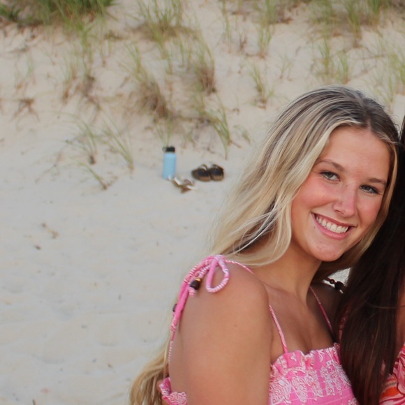 Quinn Gray - Poshmark Profile Picture of Quinn Gray (@qkenzg11) on Poshmark