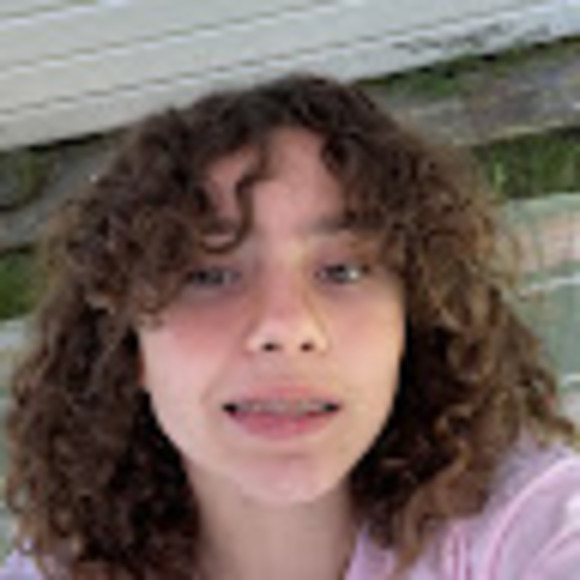 Profile Picture of Val Gonzalez (@gonzalezval843) on Poshmark