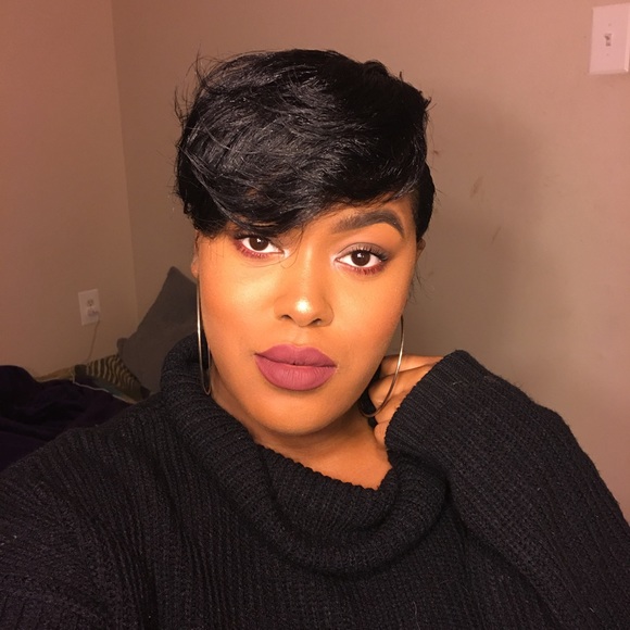 Profile Picture of Alexa Dunn (@alexatdunn) on Poshmark