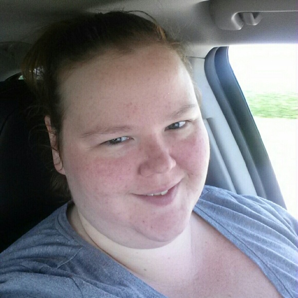 Profile Picture of Kathy Pugh (@kathyvp2007) on Poshmark