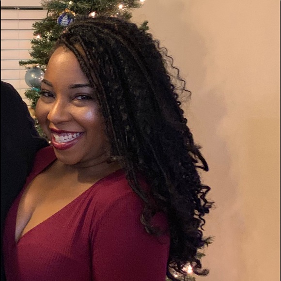 Profile Picture of Taylor Giles (@taylorcgiles) on Poshmark