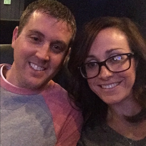 Profile Picture of Cassandra Bogaards (@cbogaards) on Poshmark