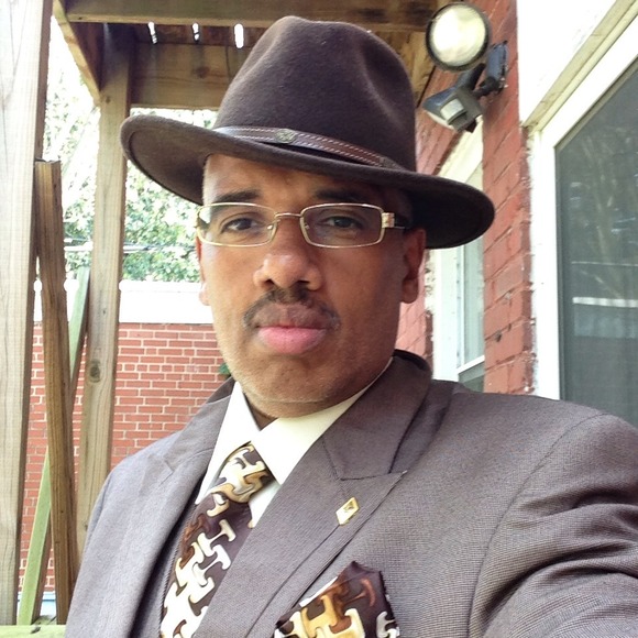 Jorgeluis Quinnonez - Poshmark Profile Picture of Jorgeluis Quinnonez (@jorgeluis) on Poshmark