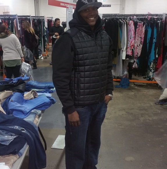 Profile Picture of Randy Alleyne (@bidmode944) on Poshmark