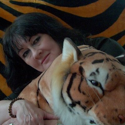 Profile Picture of Lynda Ayn Wolfe (@LyndaAynWolfe) on Twitter